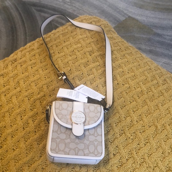 Coach Handbags - Coach crossbody bag